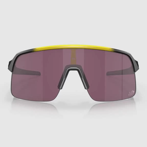 Lunettes Oakley Sutro Lite Tour De France 2022 Yellow Fade Avec Verres Prizm Road Black 4 Lunettes Oakley Sutro Lite Tour De France 2022 Yellow Fade Avec Verres Prizm Road Black – Image 2